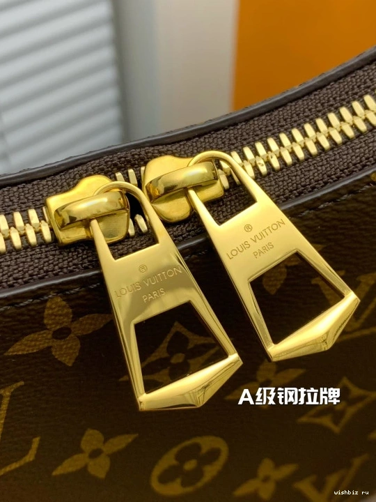 WIS BOULOGNE LOUIS VUITTON 0712